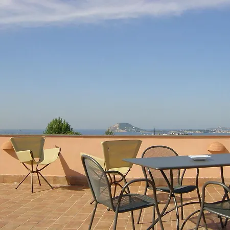 Aparthotel Flegrea House 3*