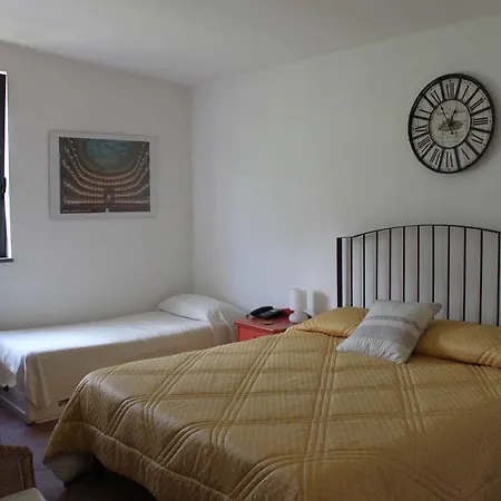 Flegrea House Aparthotel