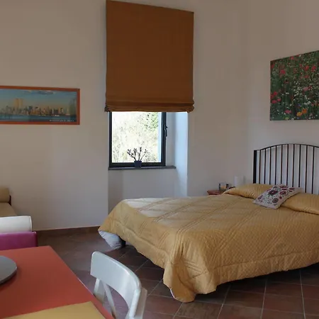Flegrea House Aparthotel 3*