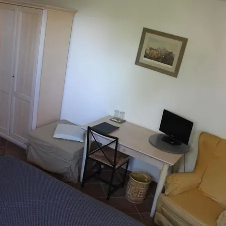Flegrea House Aparthotel 3*