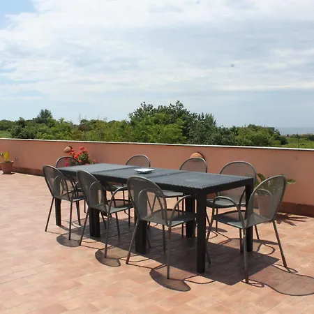 Aparthotel Flegrea House